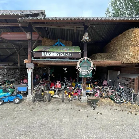 With Scenic Terrace Chalet Uden