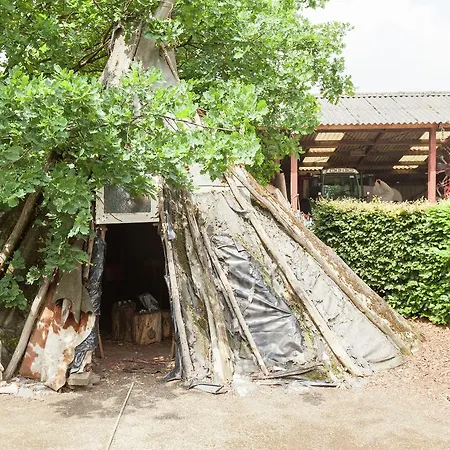 With Scenic Terrace Chalet Uden