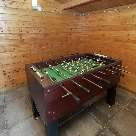 Chalet With Scenic Terrace Uden