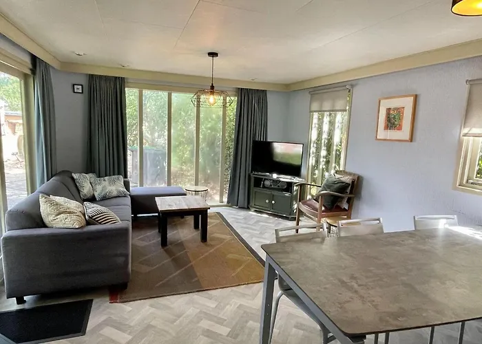 Chalet With Scenic Terrace *