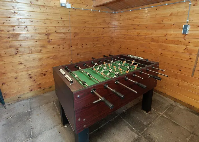 Chalet With Scenic Terrace Uden